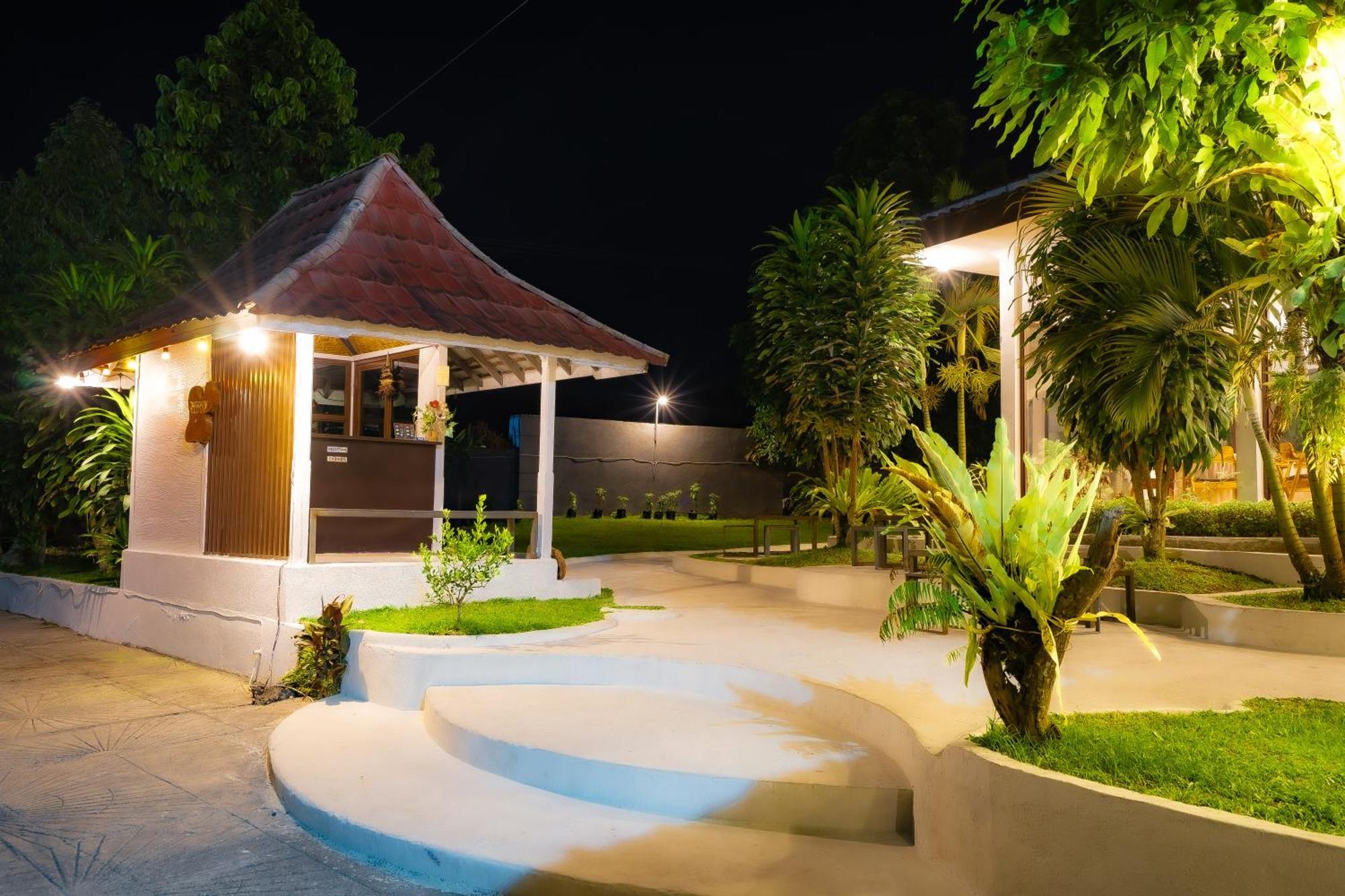 Nirvana Hotel Resort Tetebatu Exteriér fotografie